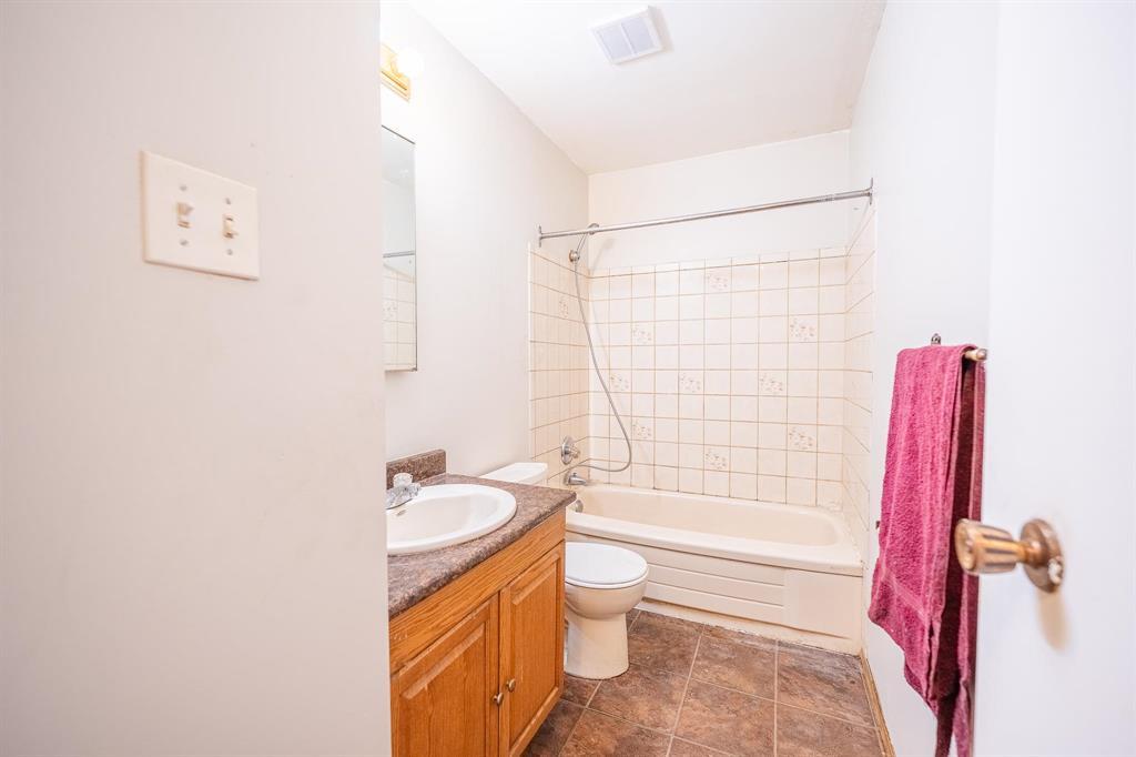 Photo 9 of 141 Kay Crescent, Winnipeg MB