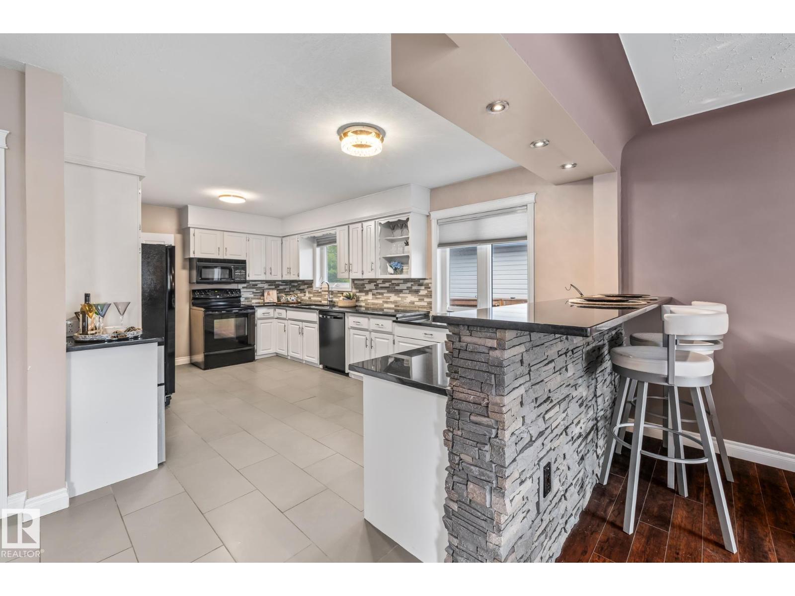 Photo 7 of 6308 94 B Av Nw, Edmonton AB