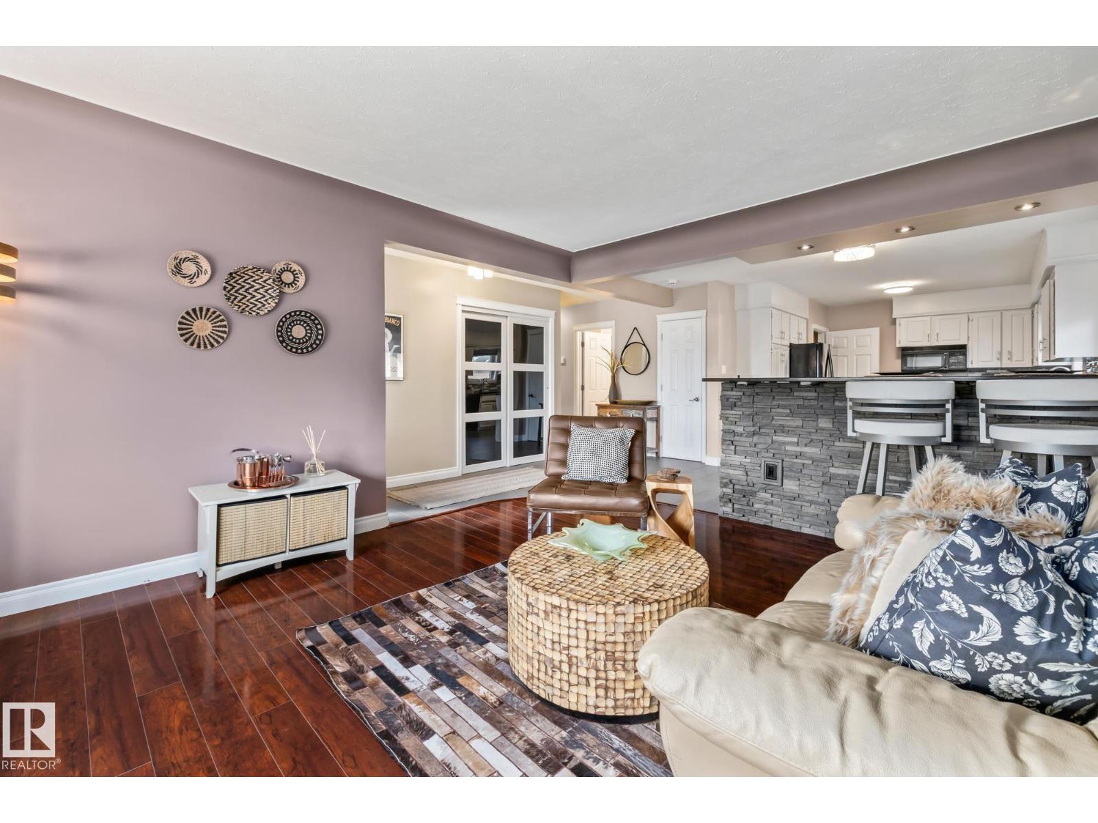 Photo 5 of 6308 94 B Av Nw, Edmonton AB