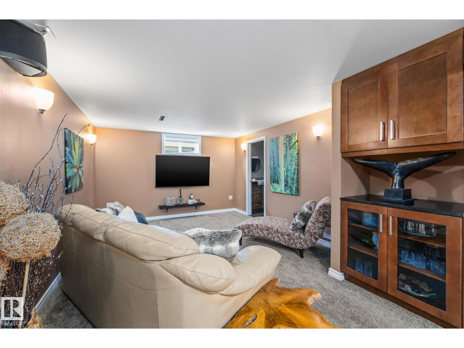 Photo 21 of 6308 94 B Av Nw, Edmonton AB
