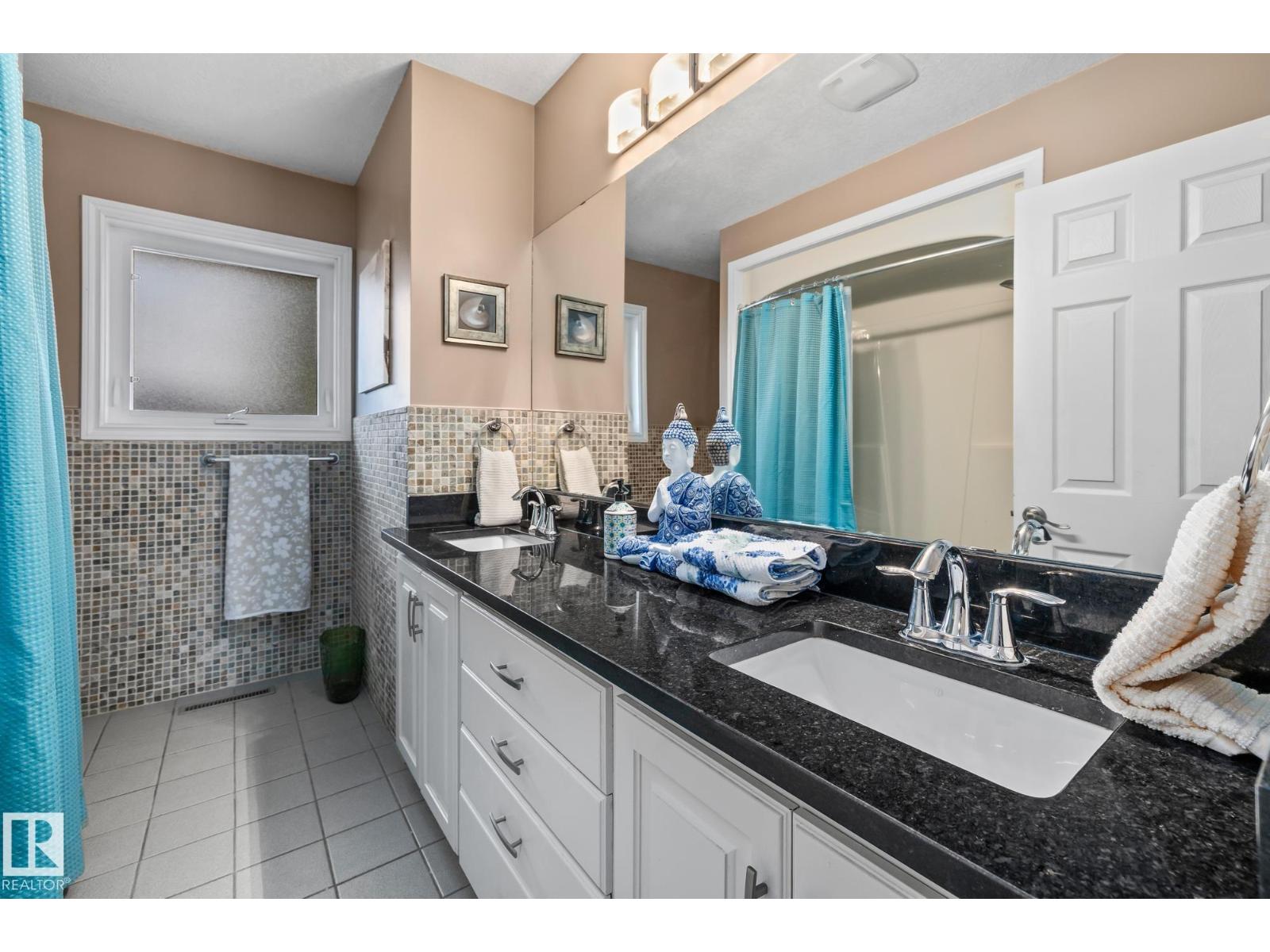 Photo 18 of 6308 94 B Av Nw, Edmonton AB