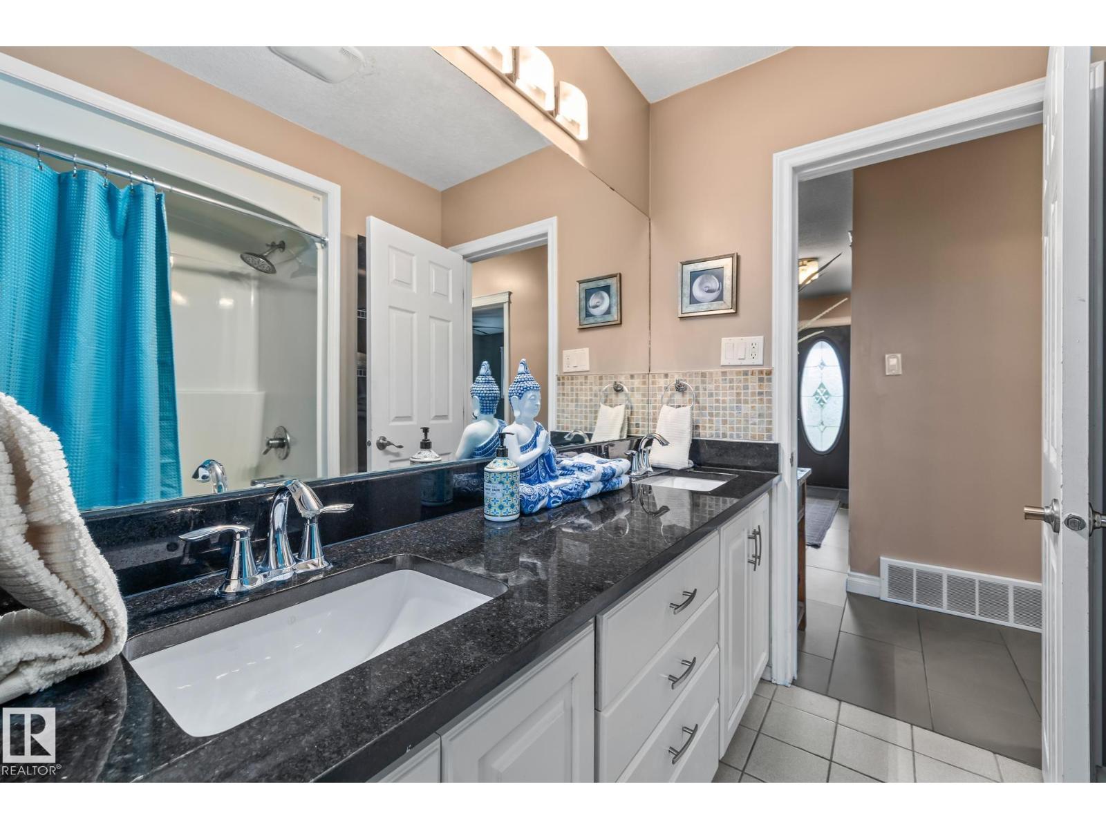 Photo 19 of 6308 94 B Av Nw, Edmonton AB