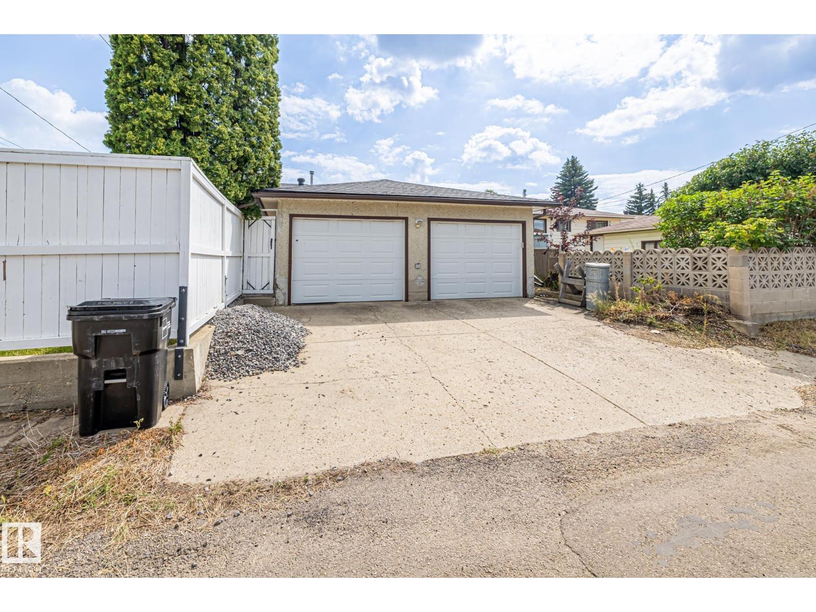 Photo 46 of 6308 94 B Av Nw, Edmonton AB