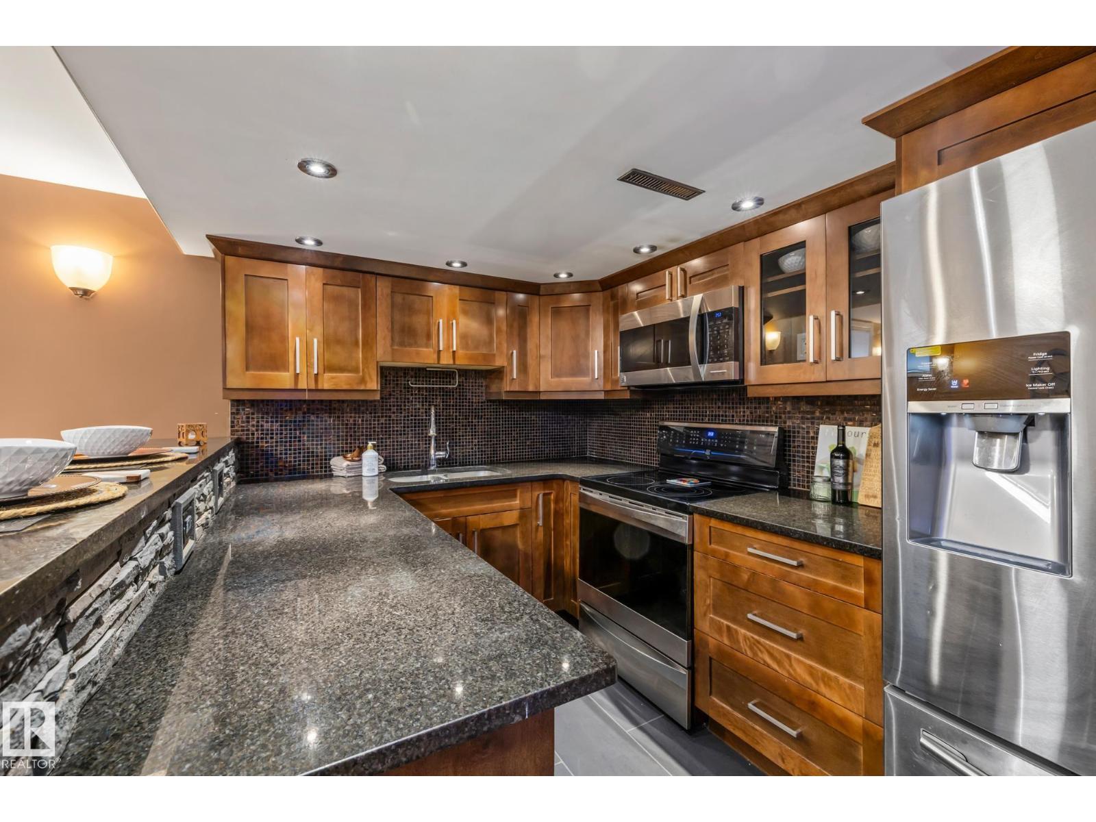 Photo 29 of 6308 94 B Av Nw, Edmonton AB