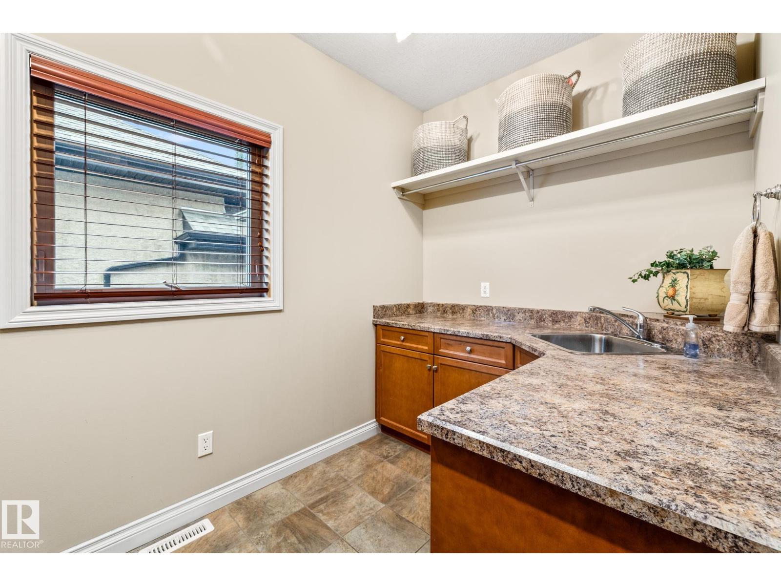 Photo 20 of 1830 Bowman Pt Sw, Edmonton AB