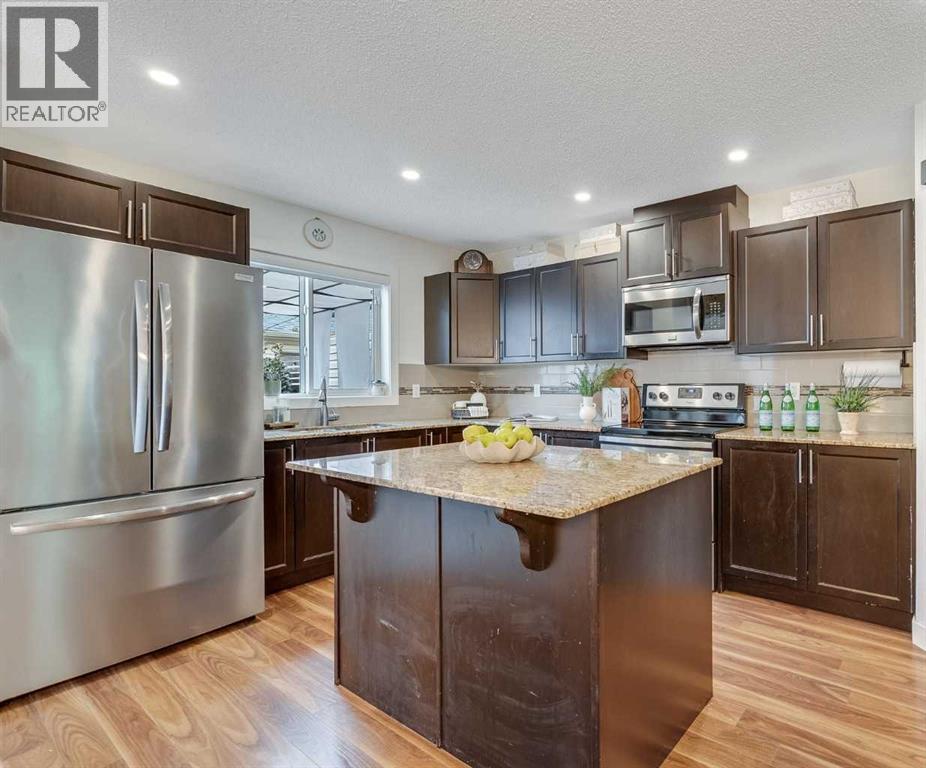 Photo 10 of 1064 Kings Heights Road Se, Airdrie AB