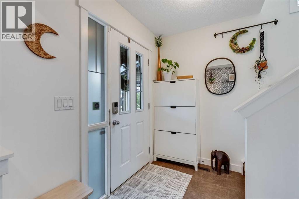 Photo 3 of 1064 Kings Heights Road Se, Airdrie AB