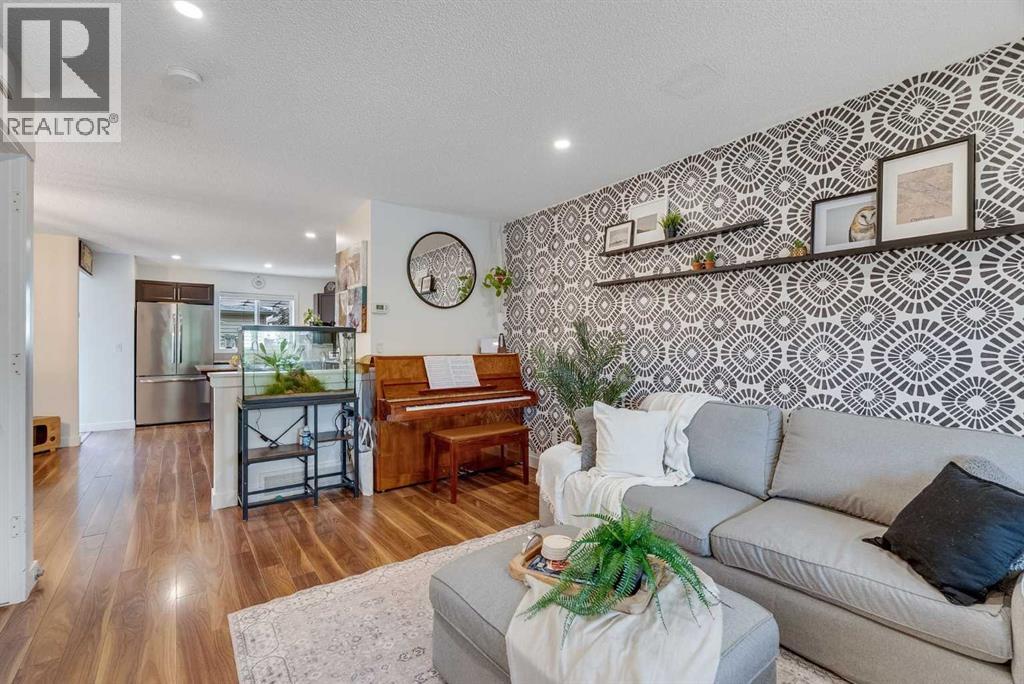 Photo 6 of 1064 Kings Heights Road Se, Airdrie AB