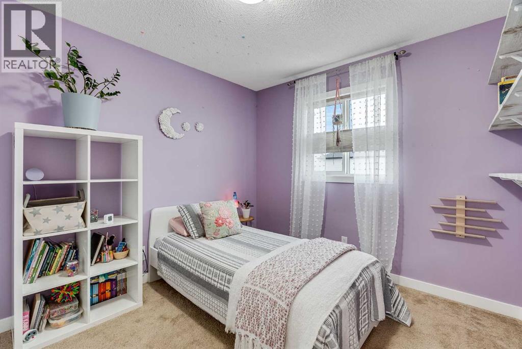Photo 18 of 1064 Kings Heights Road Se, Airdrie AB