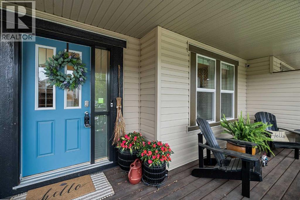 Photo 2 of 1064 Kings Heights Road Se, Airdrie AB