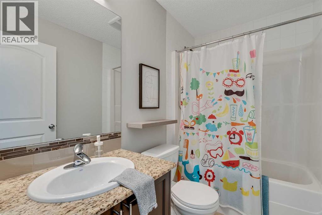 Photo 19 of 1064 Kings Heights Road Se, Airdrie AB