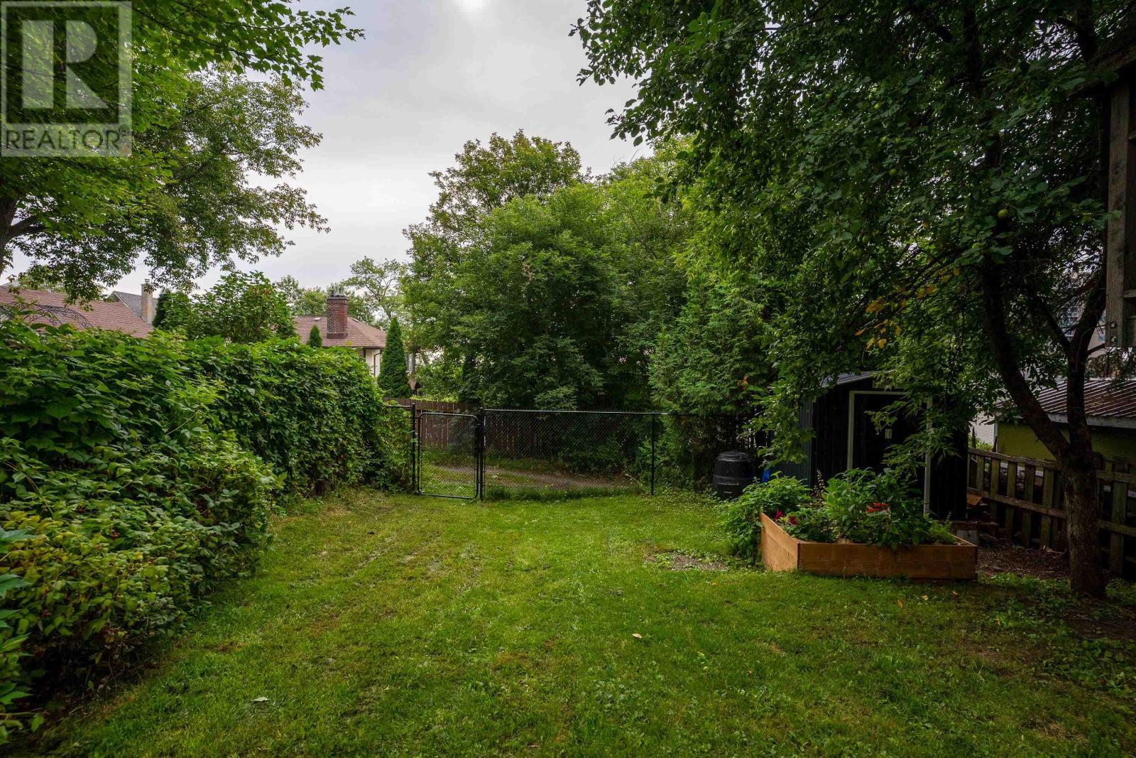 Photo 41 of 33 Prospect Ave, Thunder Bay ON