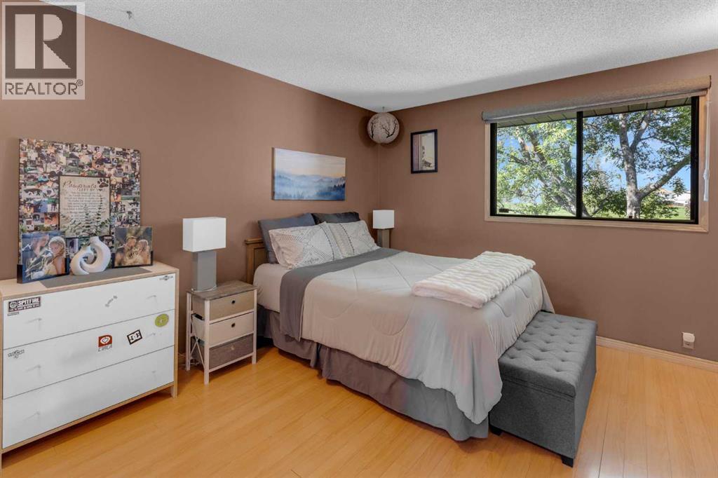 Photo 12 of 968 Abbotsford Drive Ne, Calgary AB