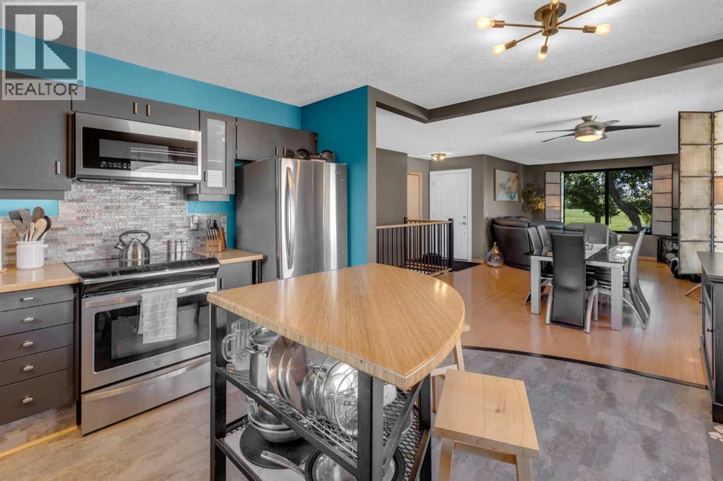 Photo 10 of 968 Abbotsford Drive Ne, Calgary AB