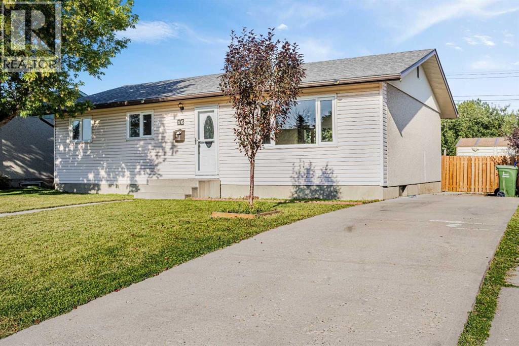 Photo 2 of 16 Marwood Circle Ne, Calgary AB