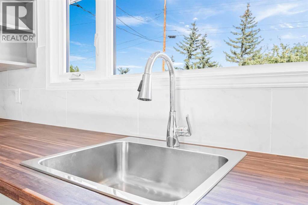Photo 14 of 16 Marwood Circle Ne, Calgary AB