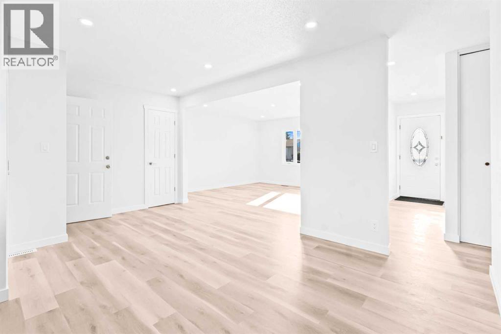 Photo 25 of 16 Marwood Circle Ne, Calgary AB