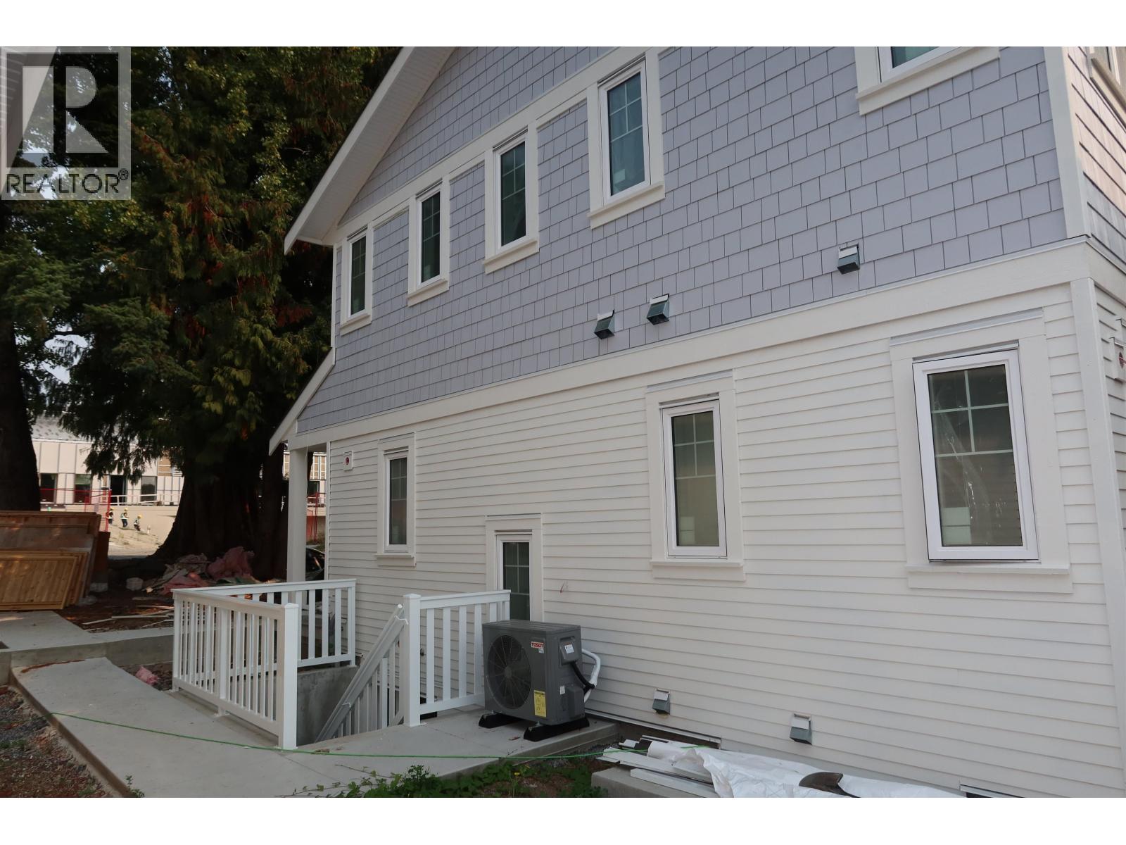 Photo 8 of 972 Park Drive, Vancouver BC