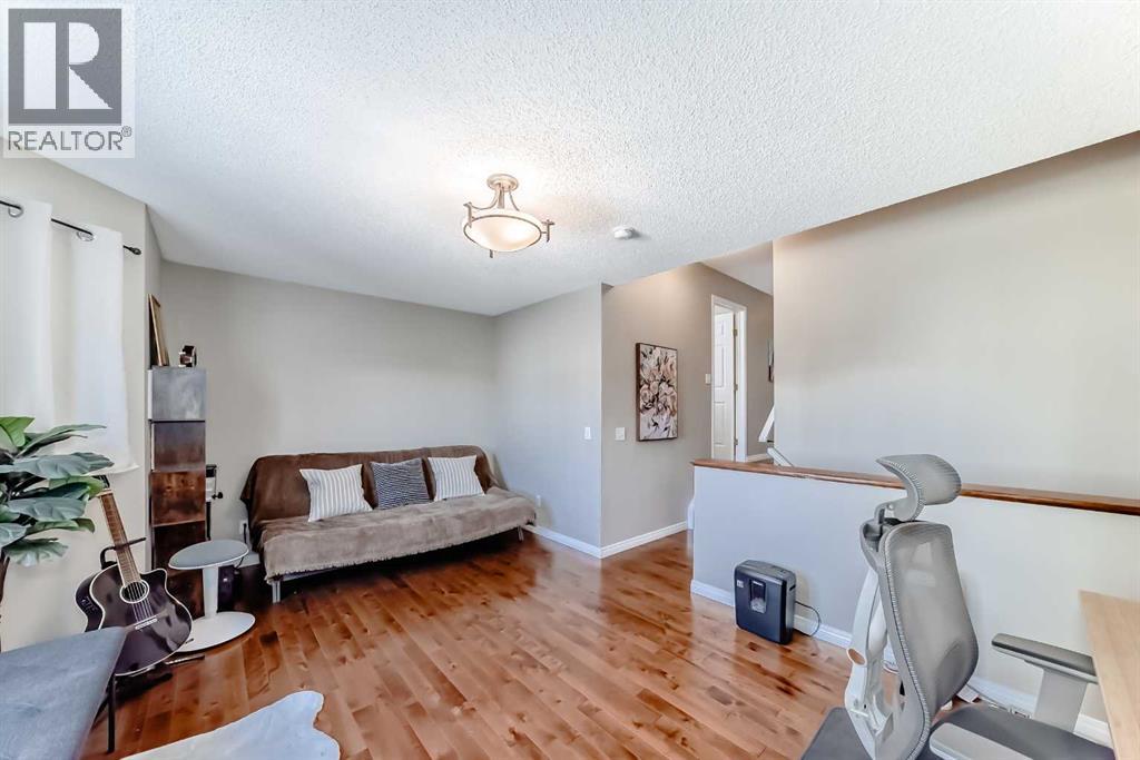 Photo 22 of 26 Royal Elm Drive Nw, Calgary AB
