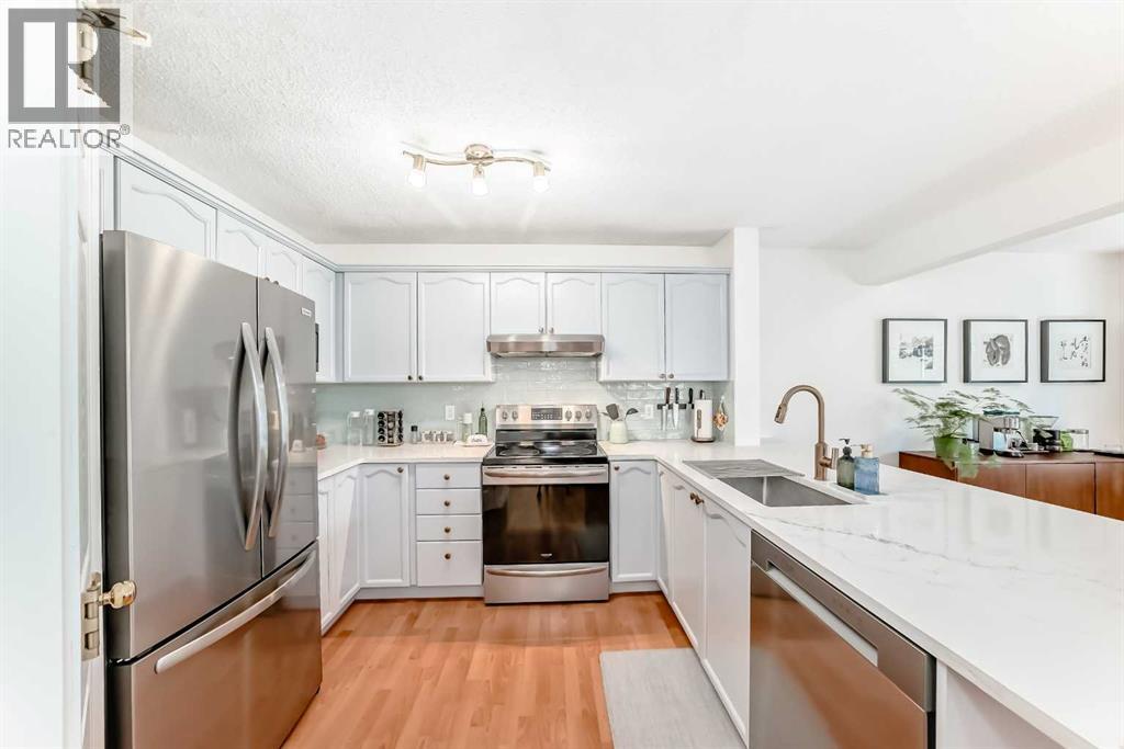 Photo 7 of 26 Royal Elm Drive Nw, Calgary AB