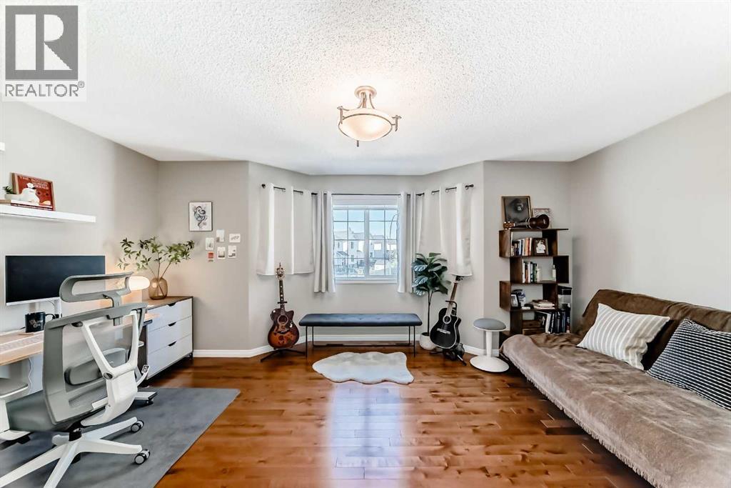 Photo 21 of 26 Royal Elm Drive Nw, Calgary AB