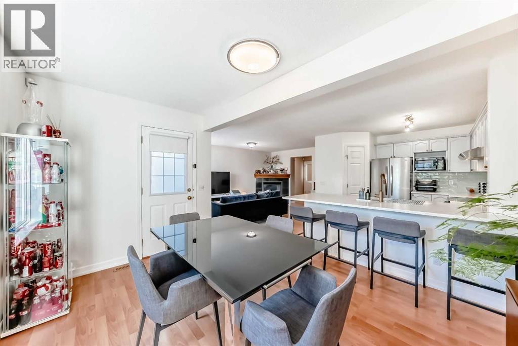 Photo 15 of 26 Royal Elm Drive Nw, Calgary AB