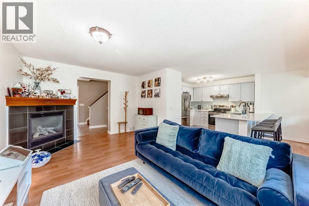 Photo 19 of 26 Royal Elm Drive Nw, Calgary AB