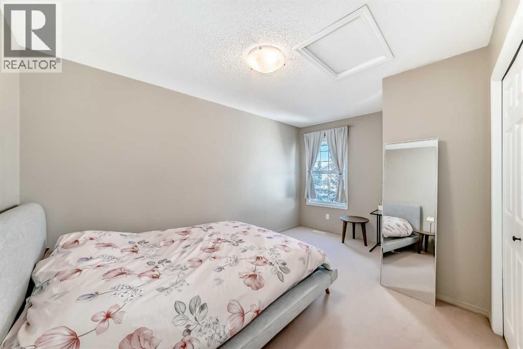 Photo 29 of 26 Royal Elm Drive Nw, Calgary AB