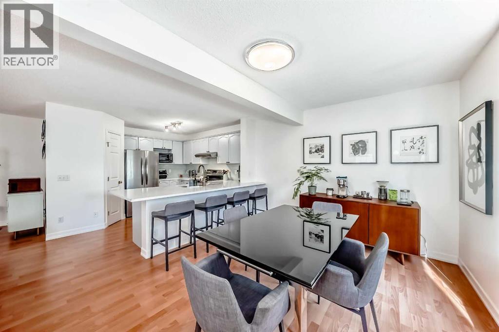 Photo 16 of 26 Royal Elm Drive Nw, Calgary AB