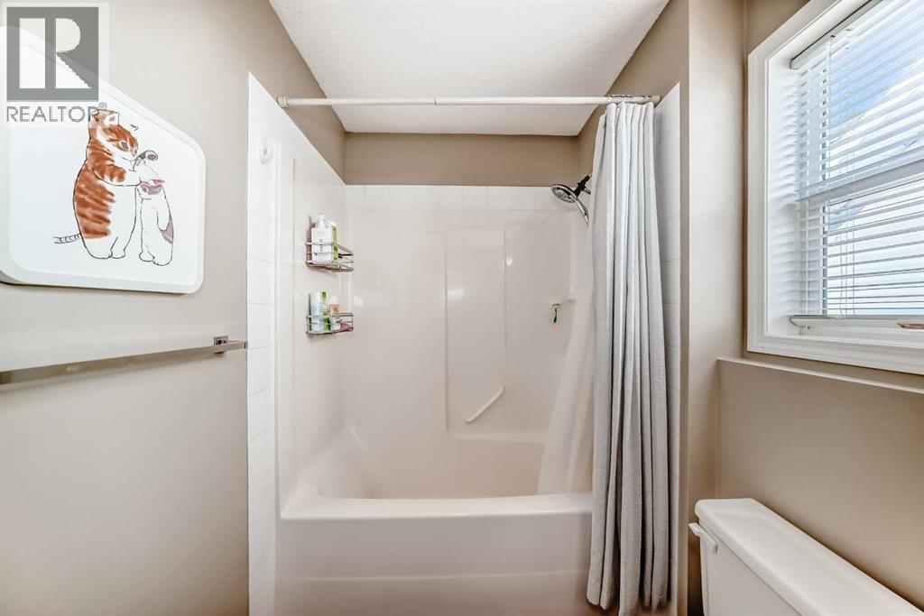 Photo 25 of 26 Royal Elm Drive Nw, Calgary AB