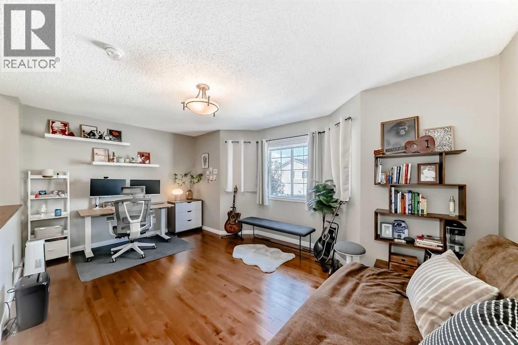 Photo 20 of 26 Royal Elm Drive Nw, Calgary AB