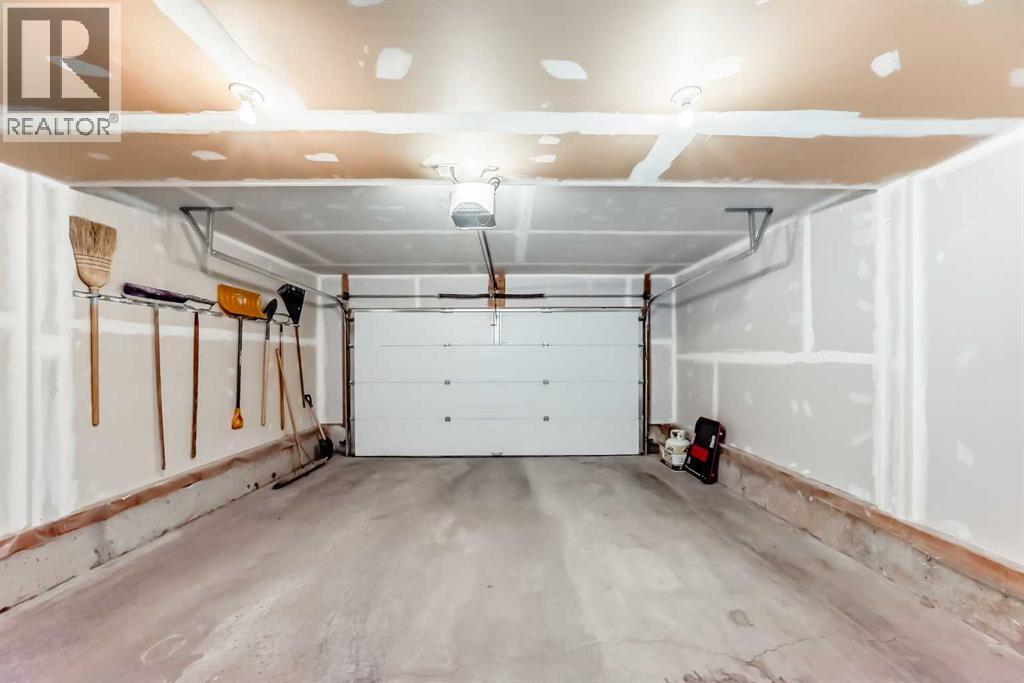 Photo 44 of 26 Royal Elm Drive Nw, Calgary AB