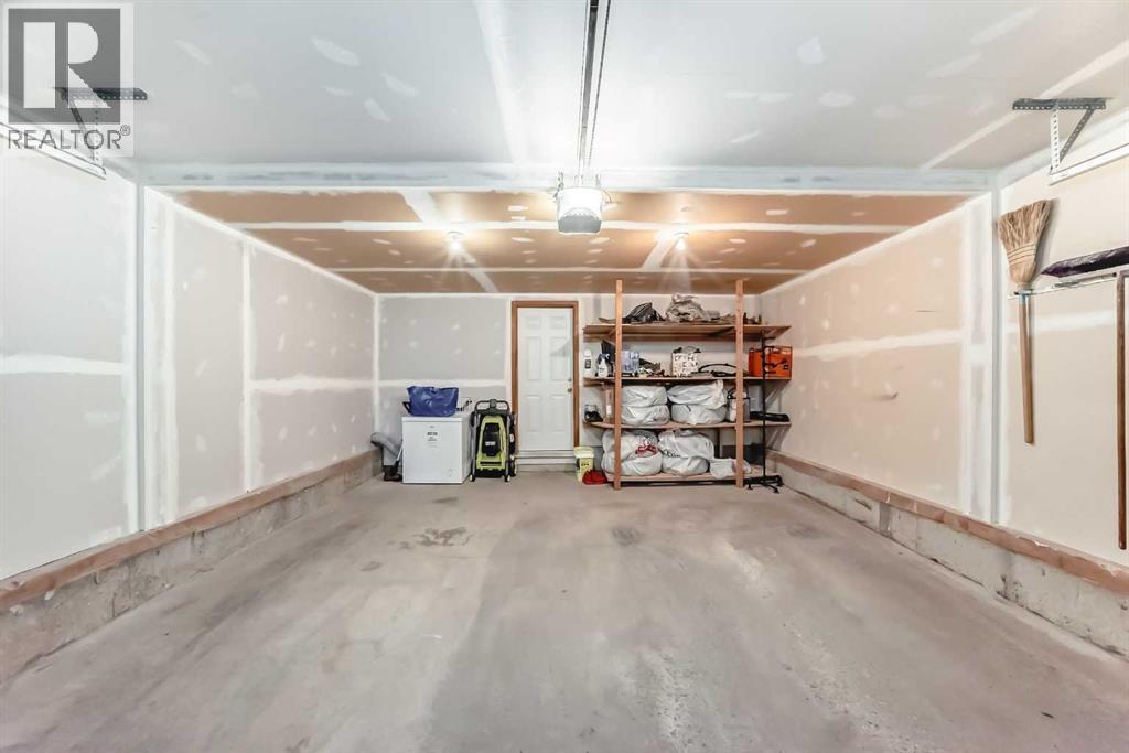 Photo 45 of 26 Royal Elm Drive Nw, Calgary AB