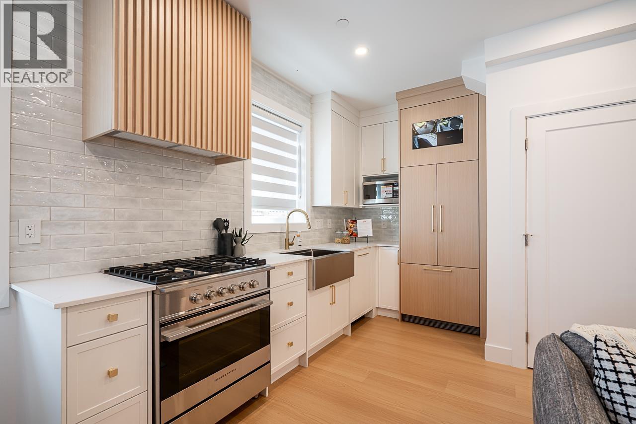 Photo 9 of 2107 E 33rd Avenue, Vancouver BC