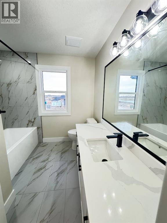 Photo 18 of 709 Mandalay Avenue, Carstairs AB