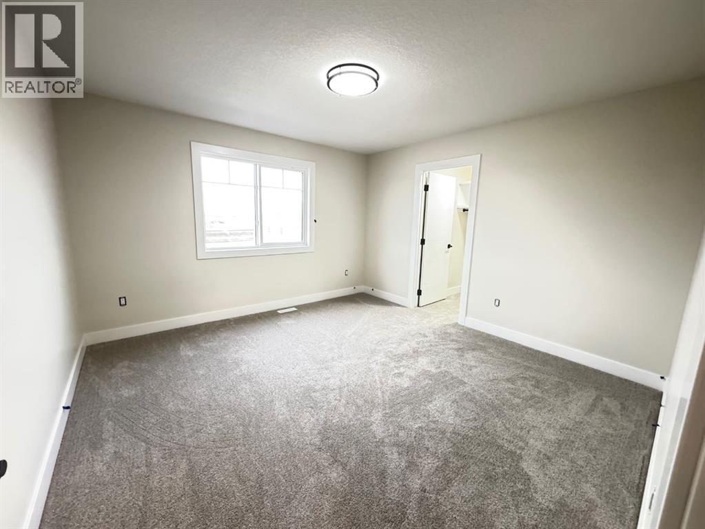 Photo 16 of 709 Mandalay Avenue, Carstairs AB