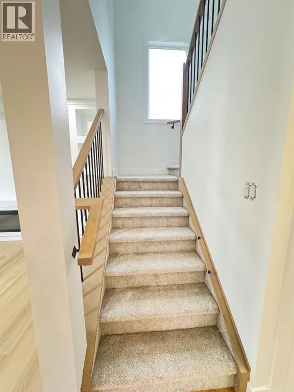 Photo 10 of 709 Mandalay Avenue, Carstairs AB