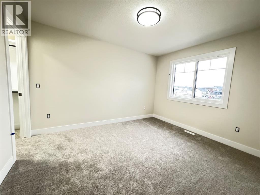 Photo 19 of 709 Mandalay Avenue, Carstairs AB
