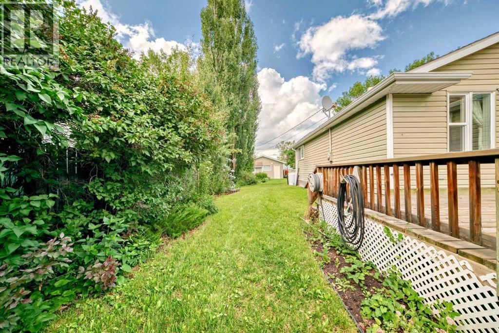 Photo 48 of 416 7 Avenue Se, High River AB