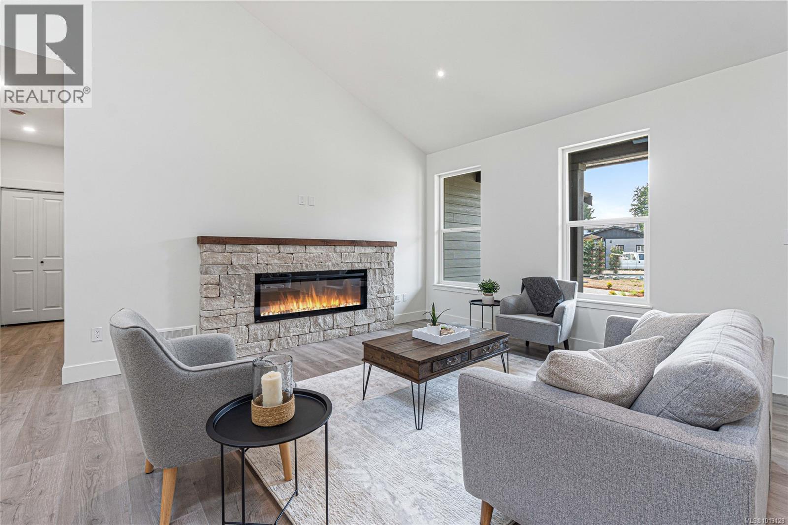 1940 Woobank Rd, Nanaimo