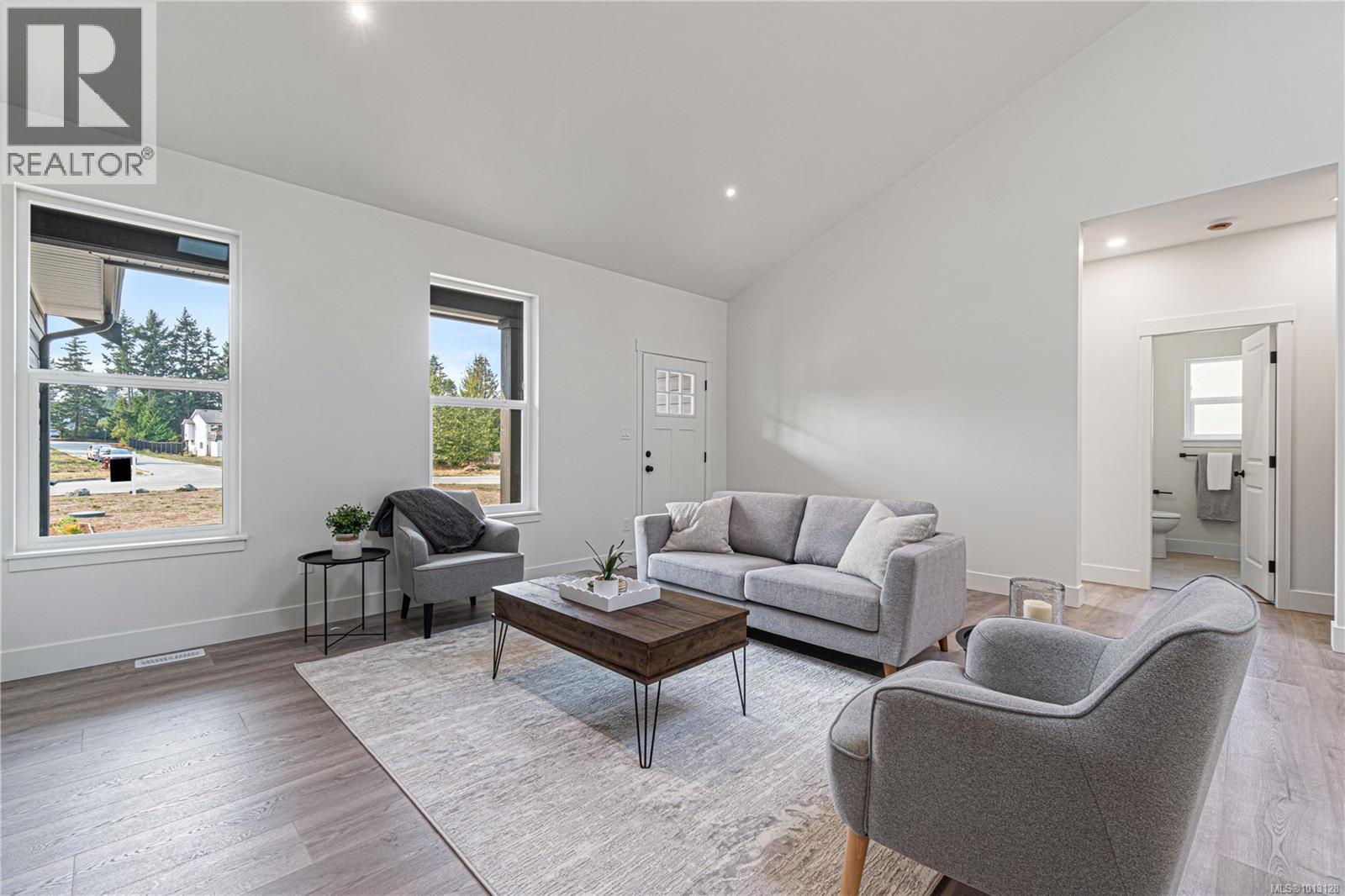 1940 Woobank Rd, Nanaimo