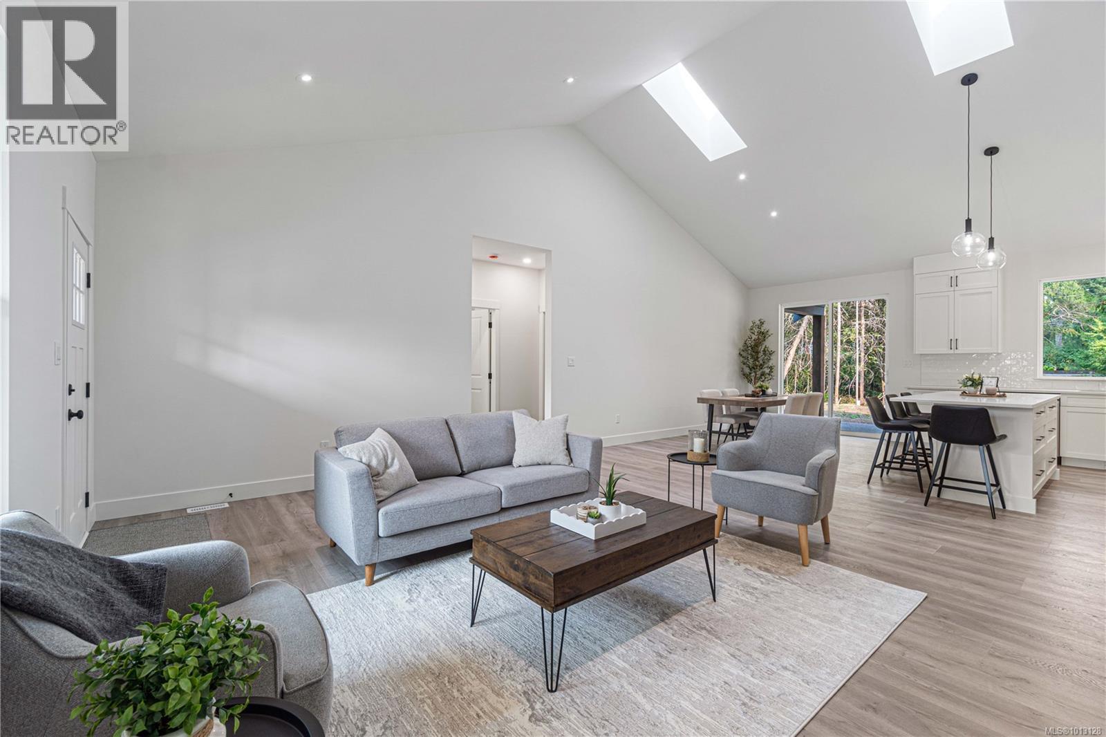 1940 Woobank Rd, Nanaimo