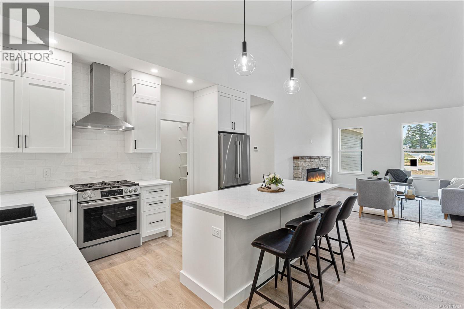 1940 Woobank Rd, Nanaimo