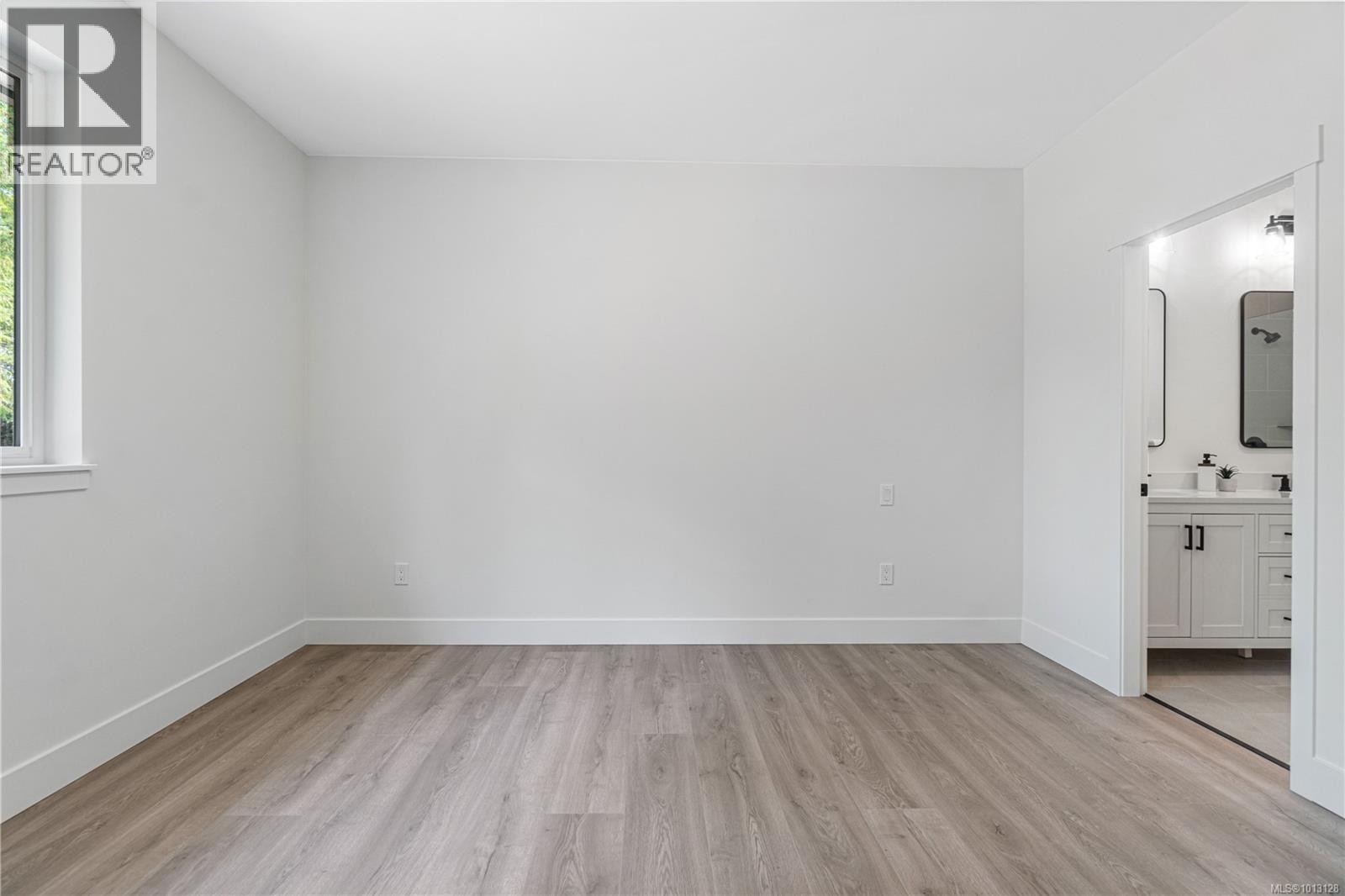 1940 Woobank Rd, Nanaimo