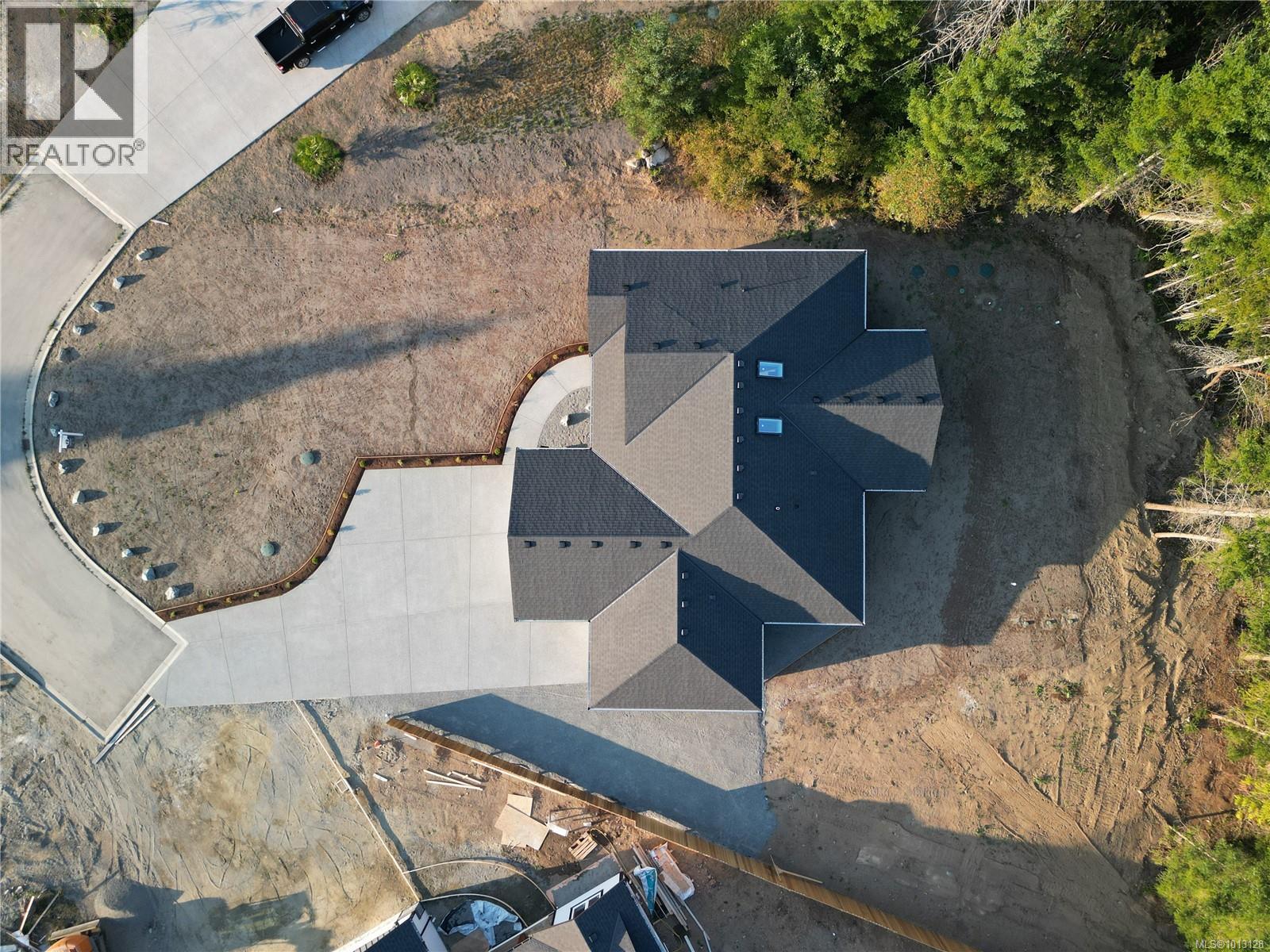 1940 Woobank Rd, Nanaimo