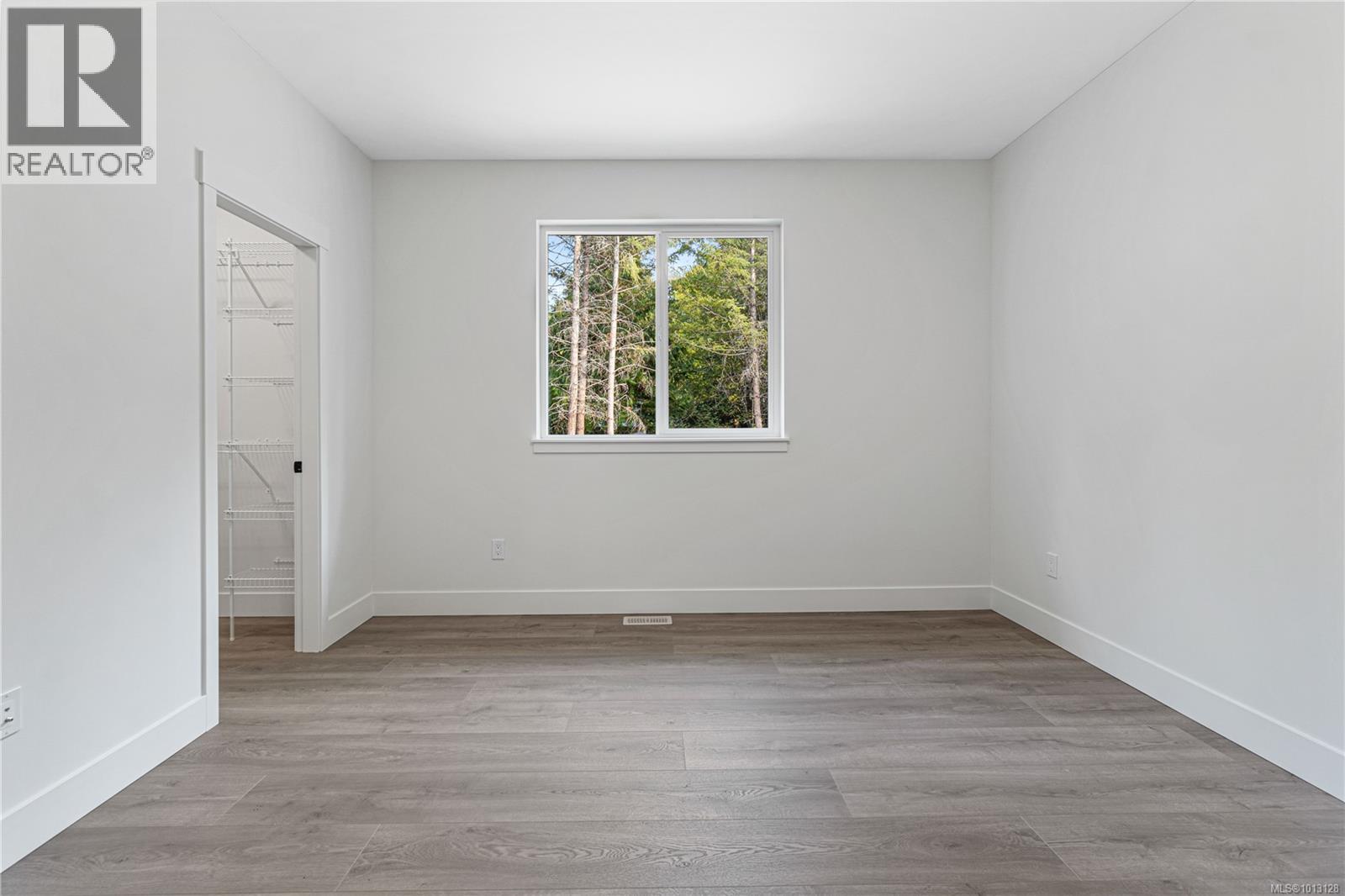 1940 Woobank Rd, Nanaimo