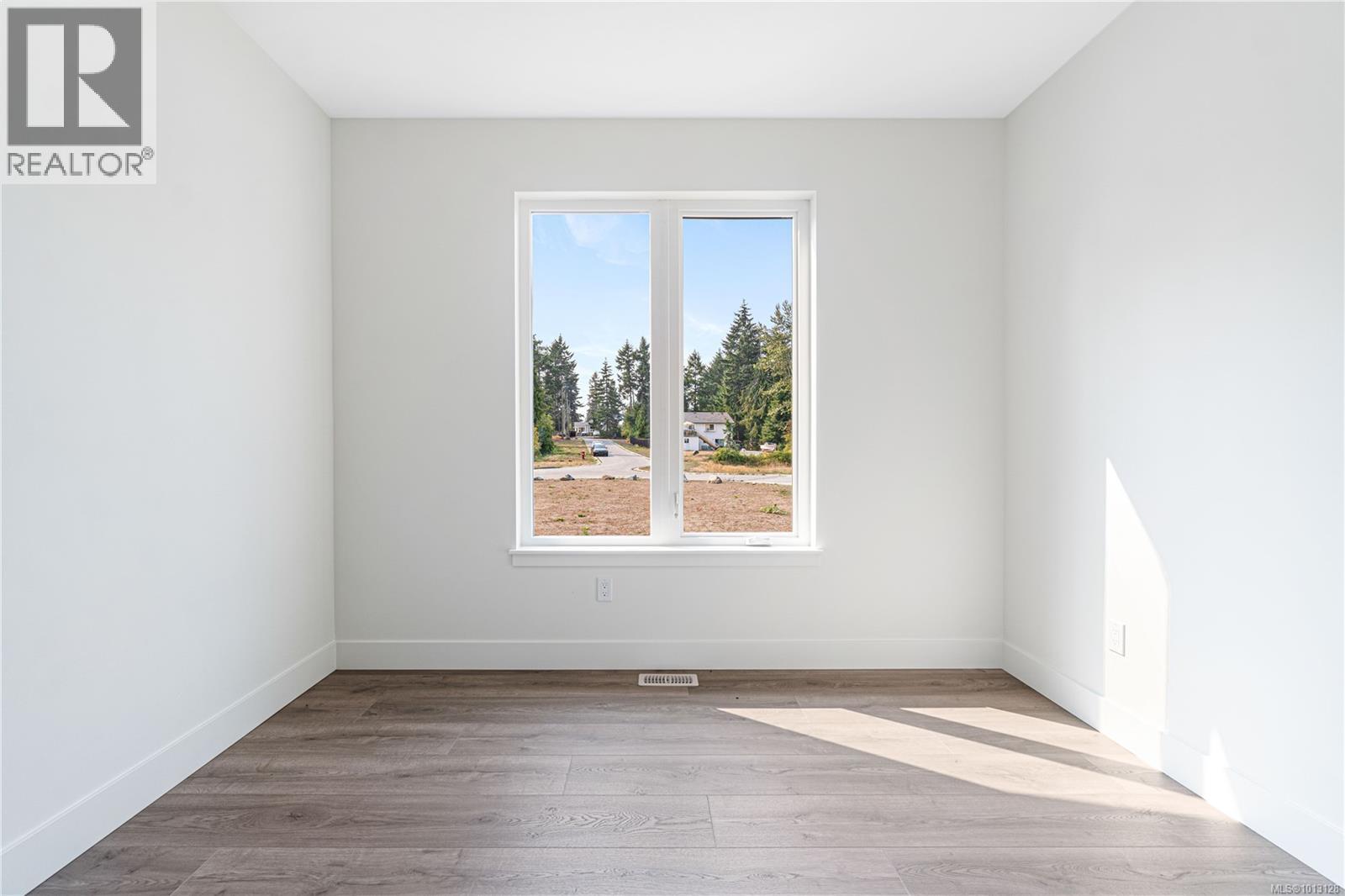 1940 Woobank Rd, Nanaimo