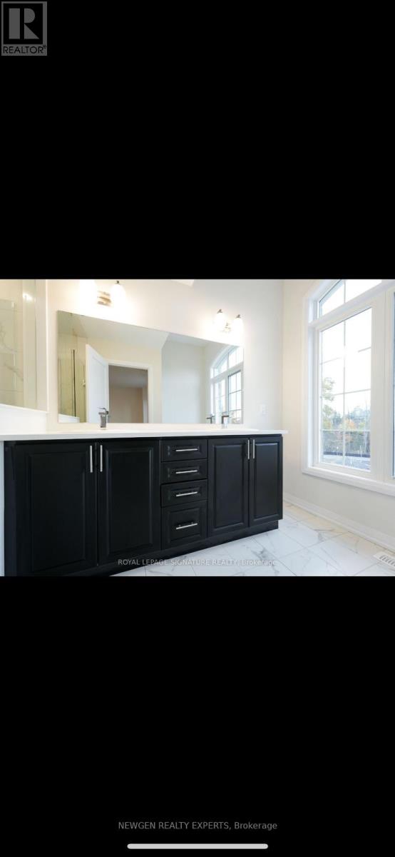 Photo 16 of 24 Coote Court E, Ajax ON