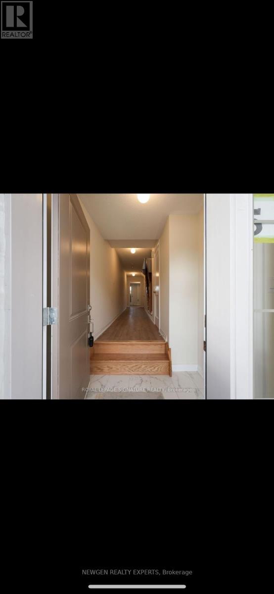 Photo 18 of 24 Coote Court E, Ajax ON