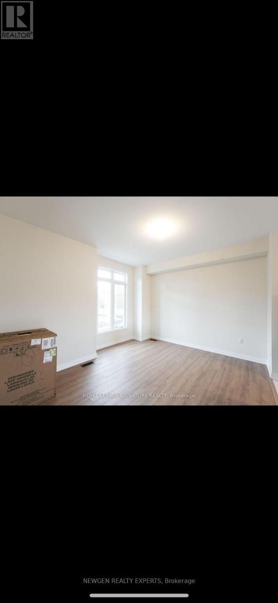 Photo 15 of 24 Coote Court E, Ajax ON